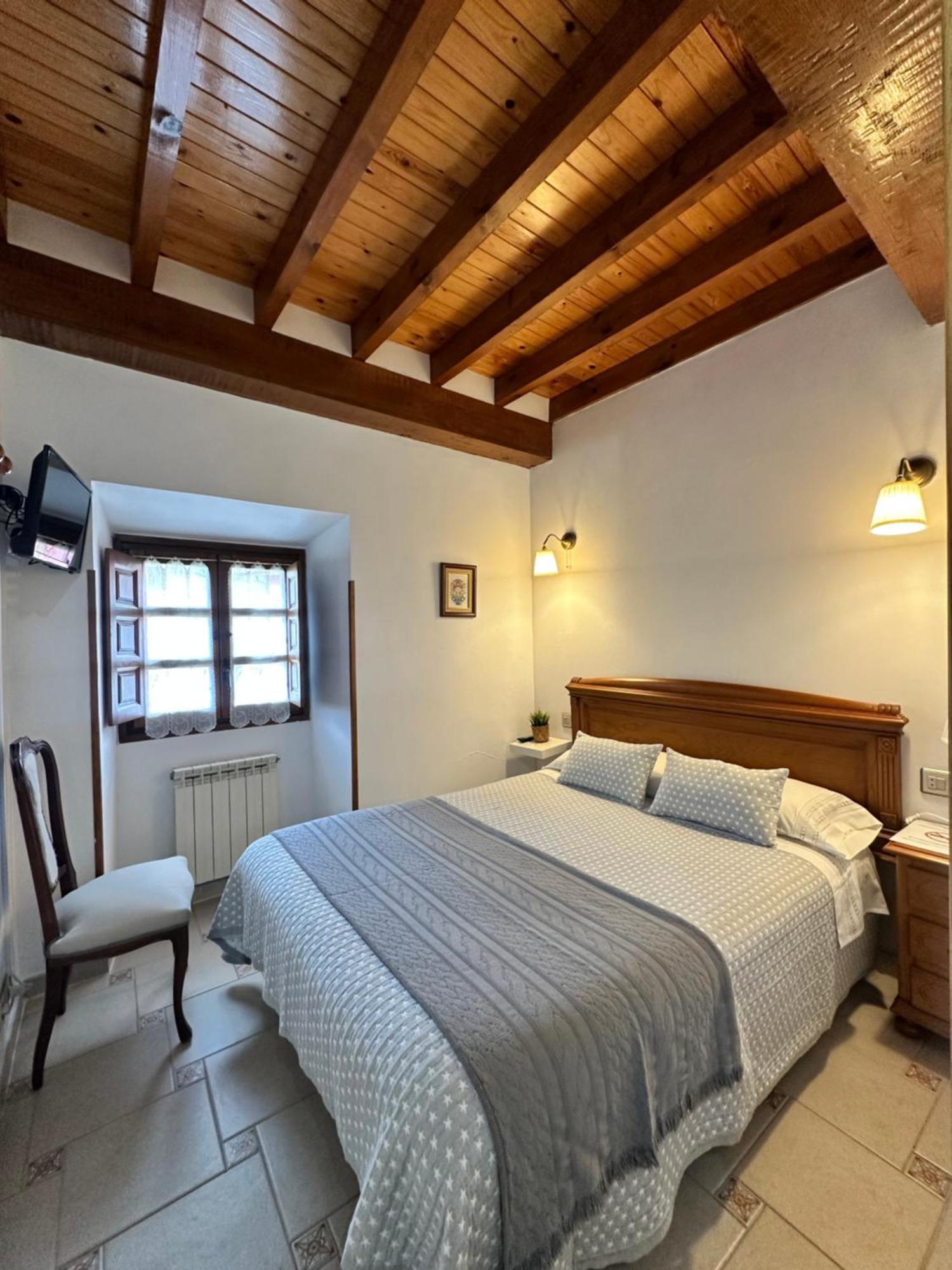 Casa Rural El Torrejon Arenas De Cabrales Exterior photo